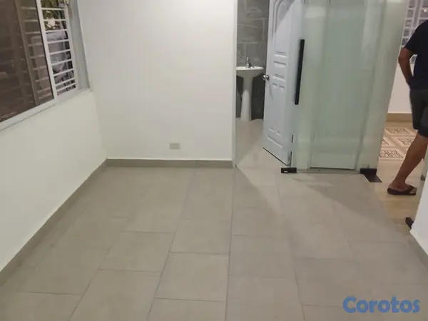 oficinas y locales comerciales - Oficina en alquiler – Rómulo, 3er piso
 4