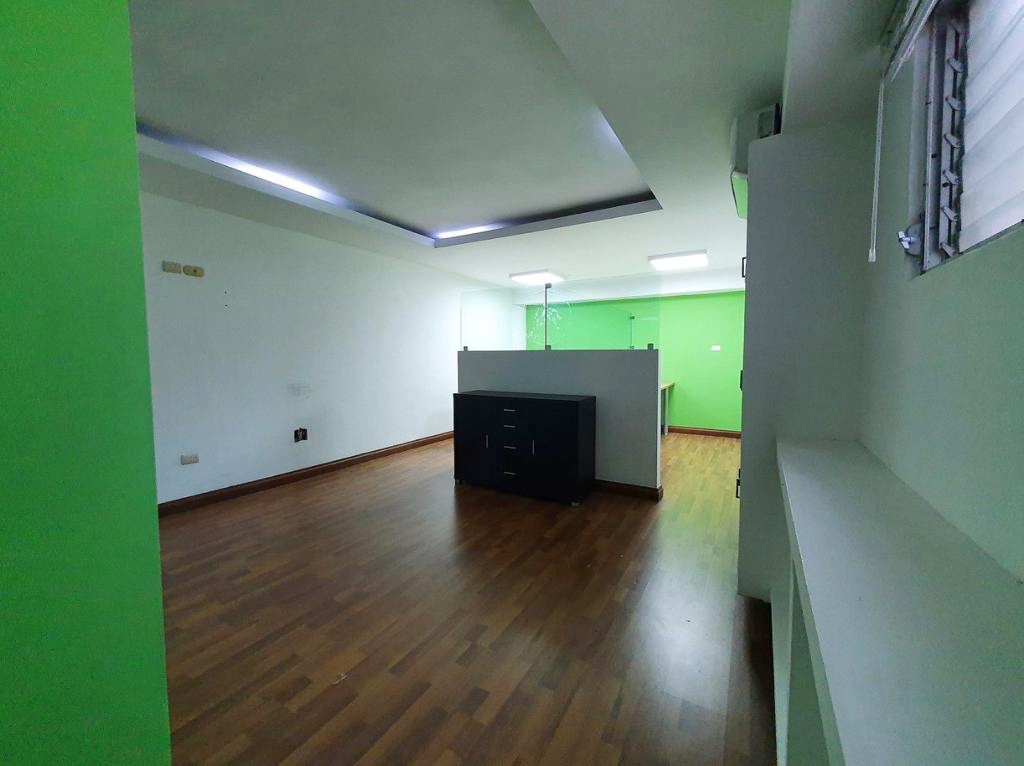 oficinas y locales comerciales - Local céntrico en Piantini 1