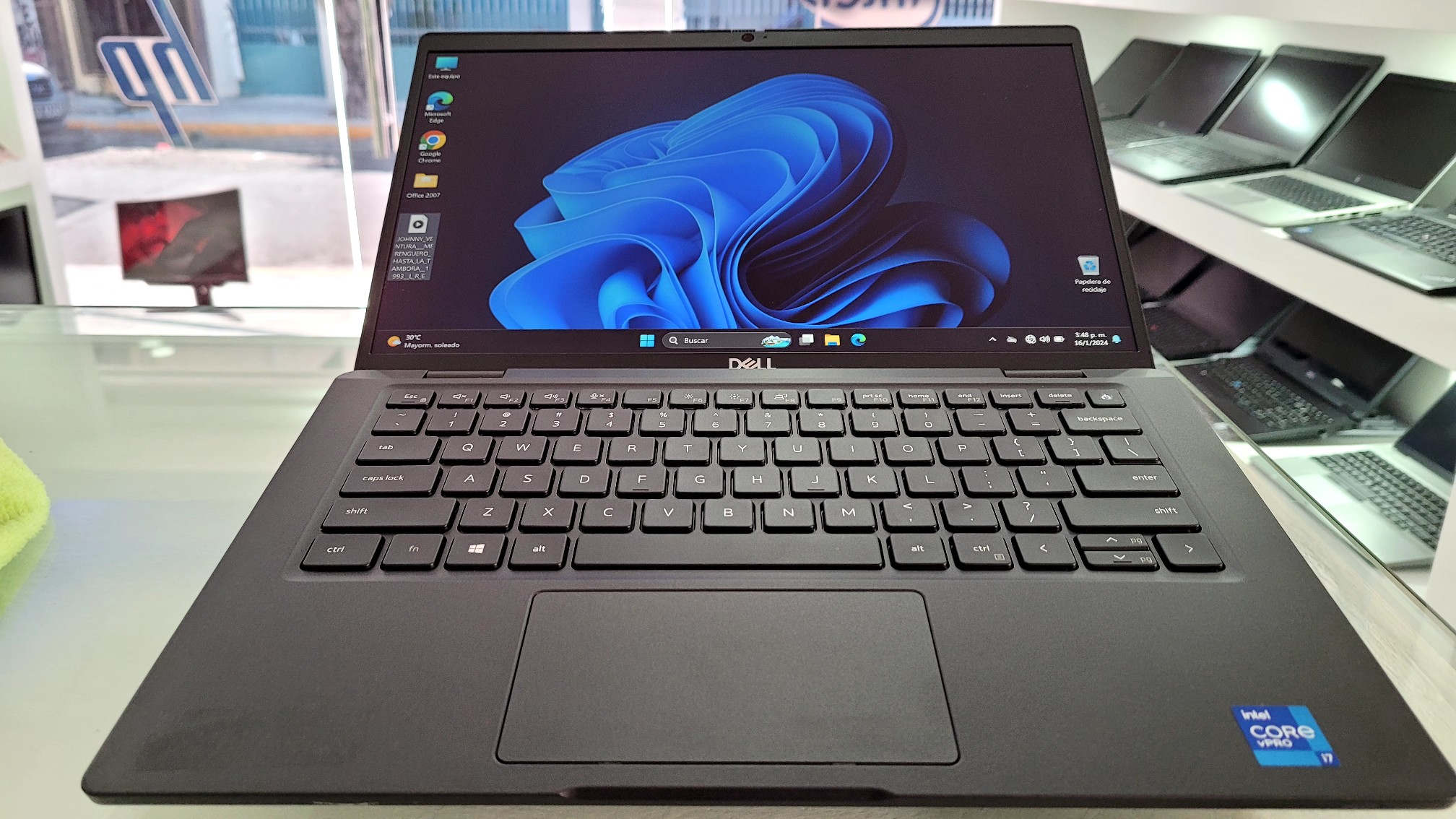 computadoras y laptops - Laptop Dell 7320 13.3 Pulg Core i7 11th Gen Ram 16gb Disco m2 512gb Video 8GB