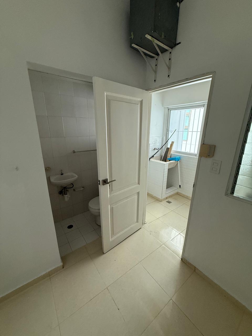 apartamentos - Se Renta Apartamento con opción a venta con amplio balcón ubicada en Naco DN 6
