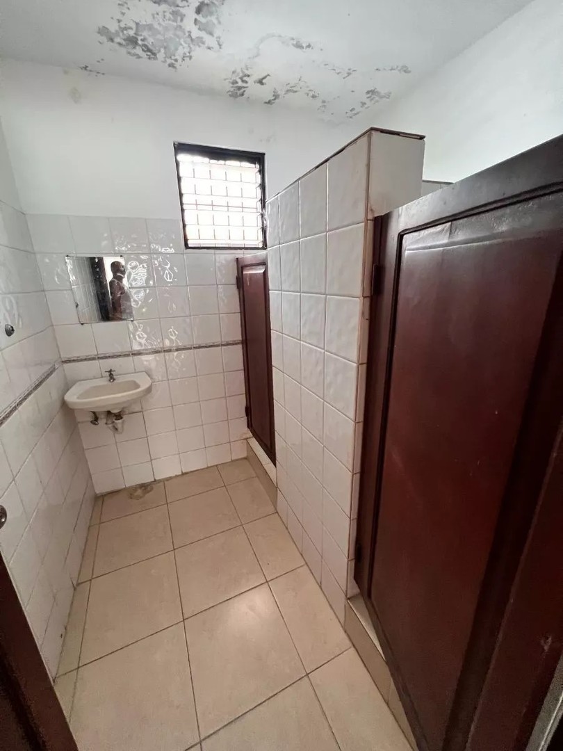 oficinas y locales comerciales - laza-Edificio comercial para oficinas de 4 niveles 678.28 m2 8