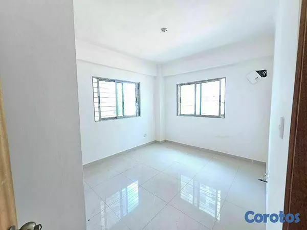 apartamentos - Apartamento en el Millón 2do nivel con terraza  9