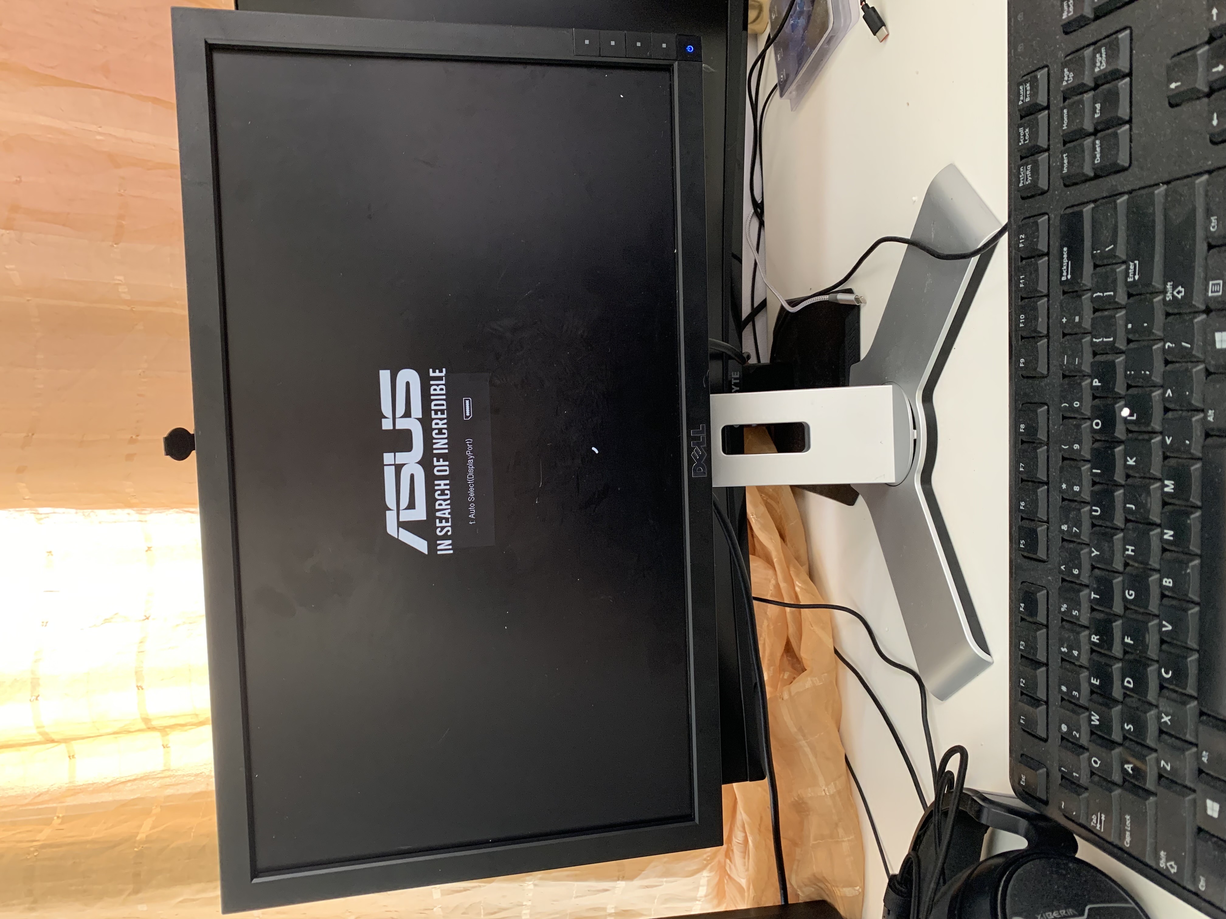 computadoras y laptops - MonitorDELL20”1600 x 600 pixeles 60Hz,5msPanel TN, DVI-D, DP, VGA, 4 puertos USB 0