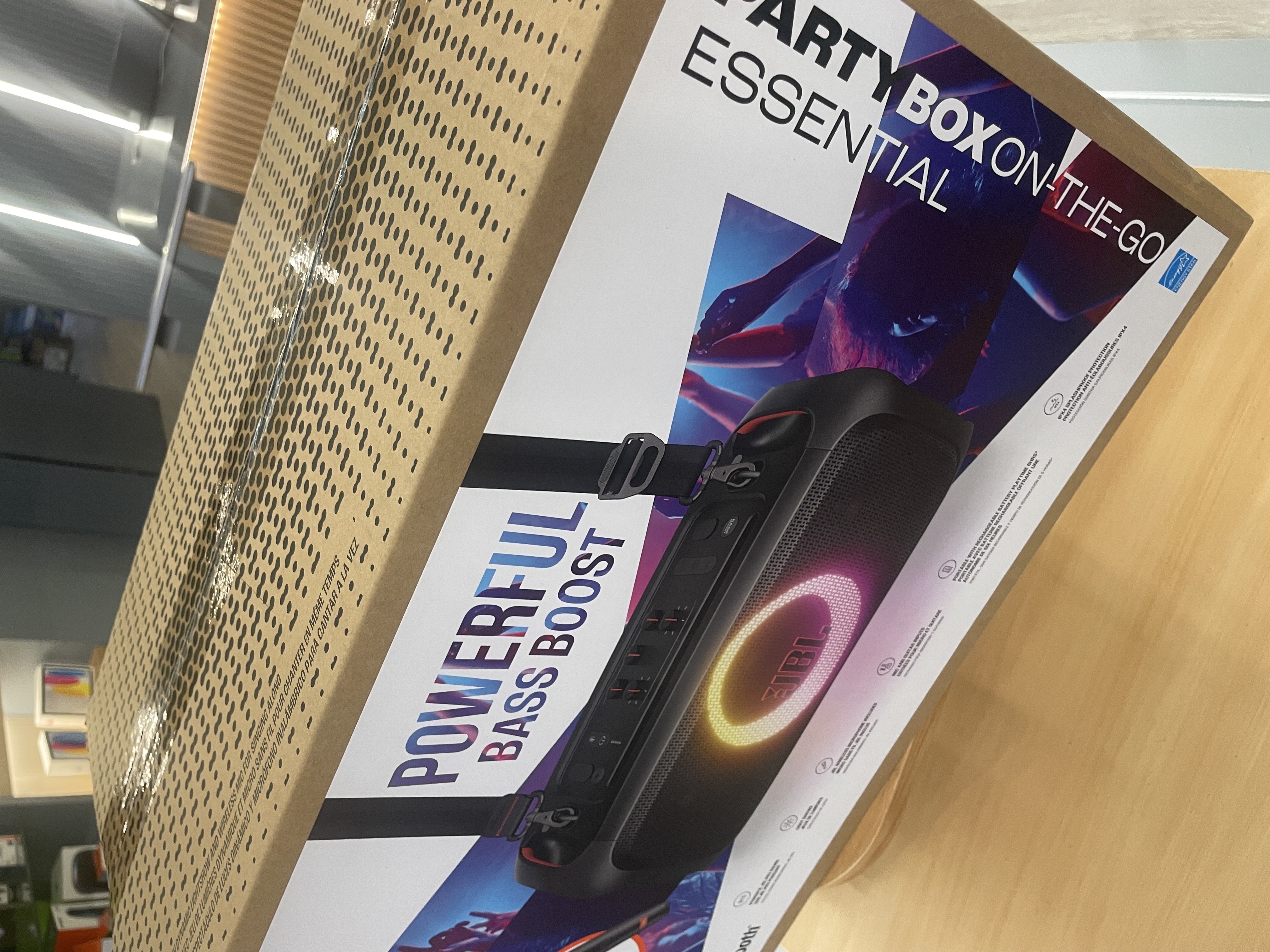 camaras y audio - Bocina JBL PARTYBOX IN THE GO ESSENTIAL CON MICRÓFONO 3