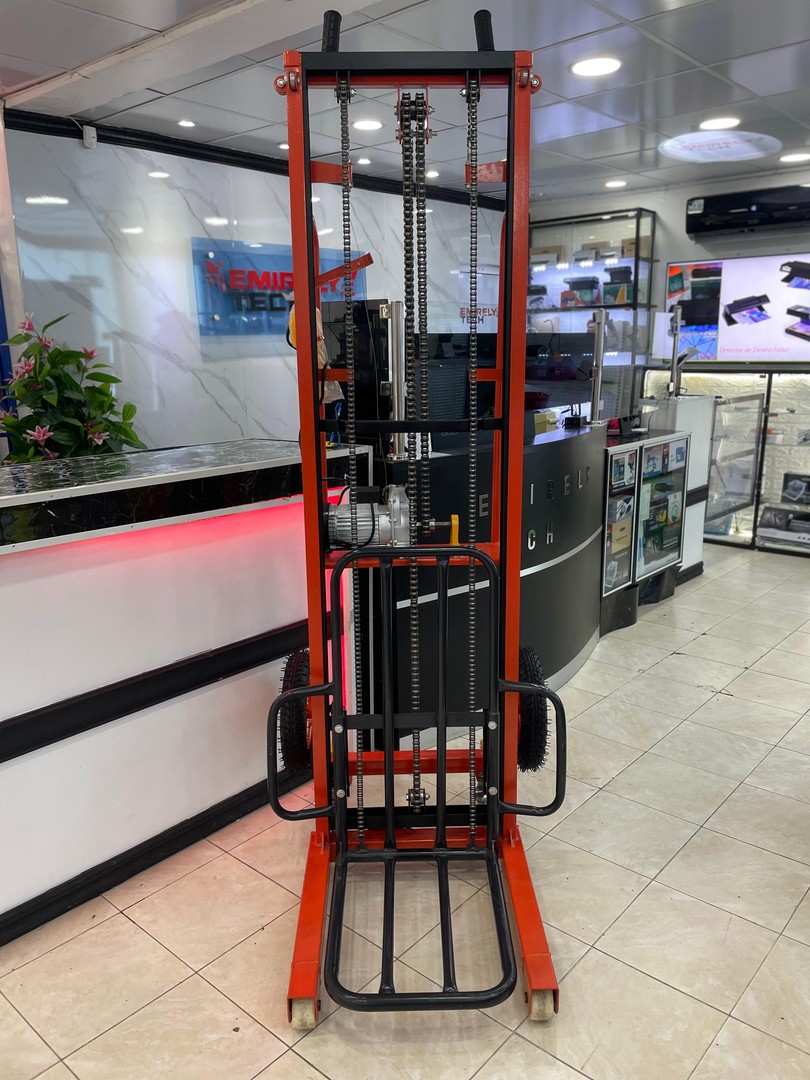 equipos profesionales - Montacargas grua Carretilla de 3 metros de elevacion electrico de 200KG 7