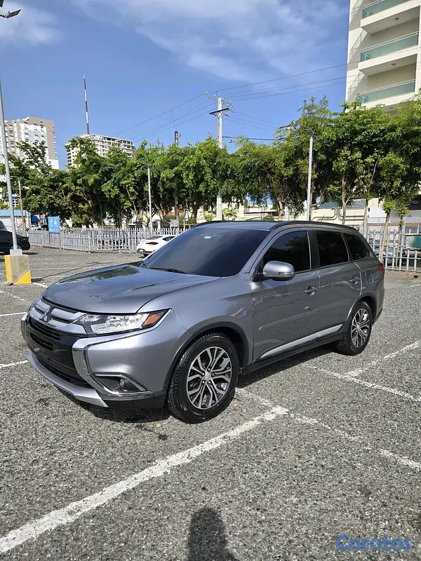 jeepetas y camionetas - Mitsubishi outlander  3