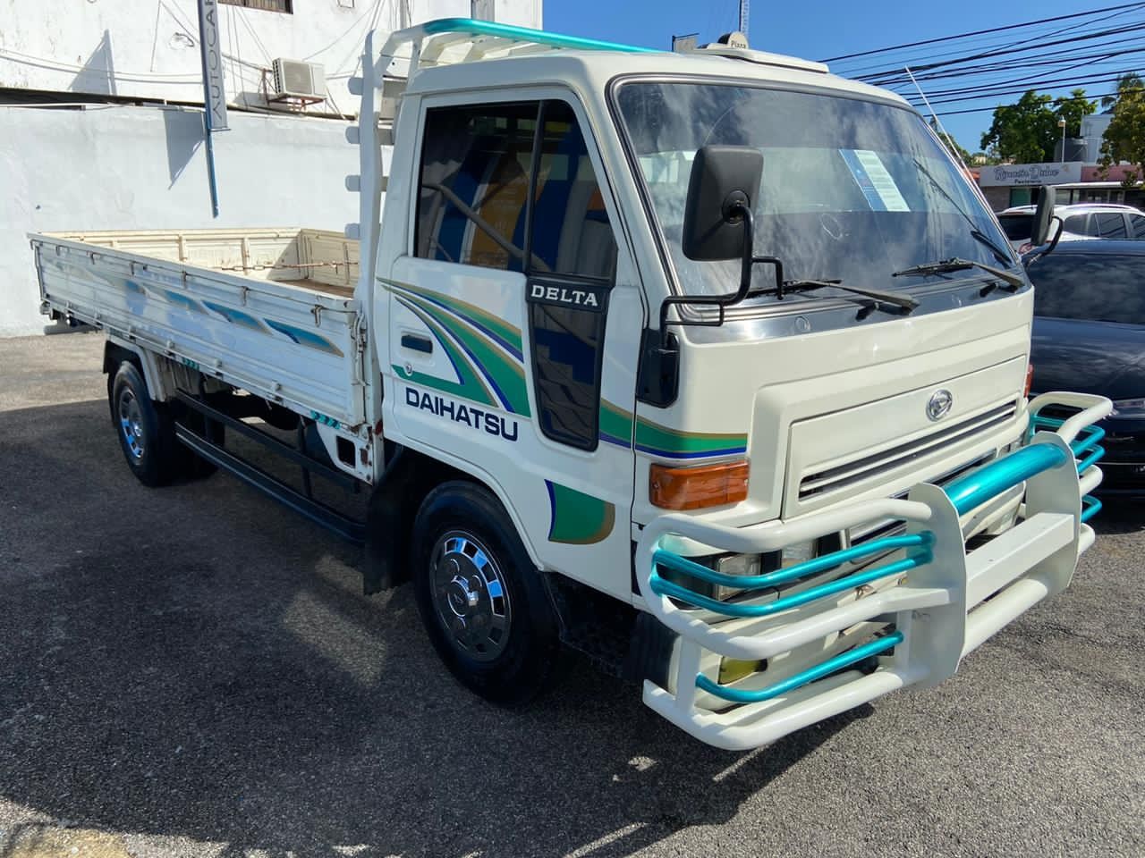 camiones y vehiculos pesados - Daihatsu Delta 2009 cama larga 