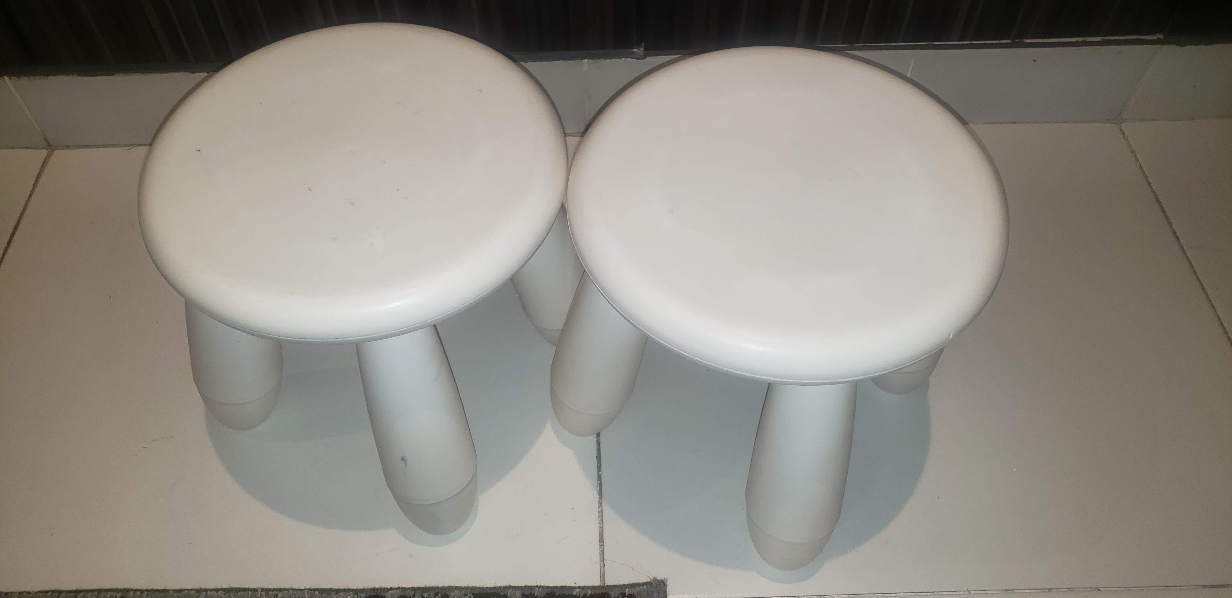 muebles - Taburete Blanco
(2) dos taburetes