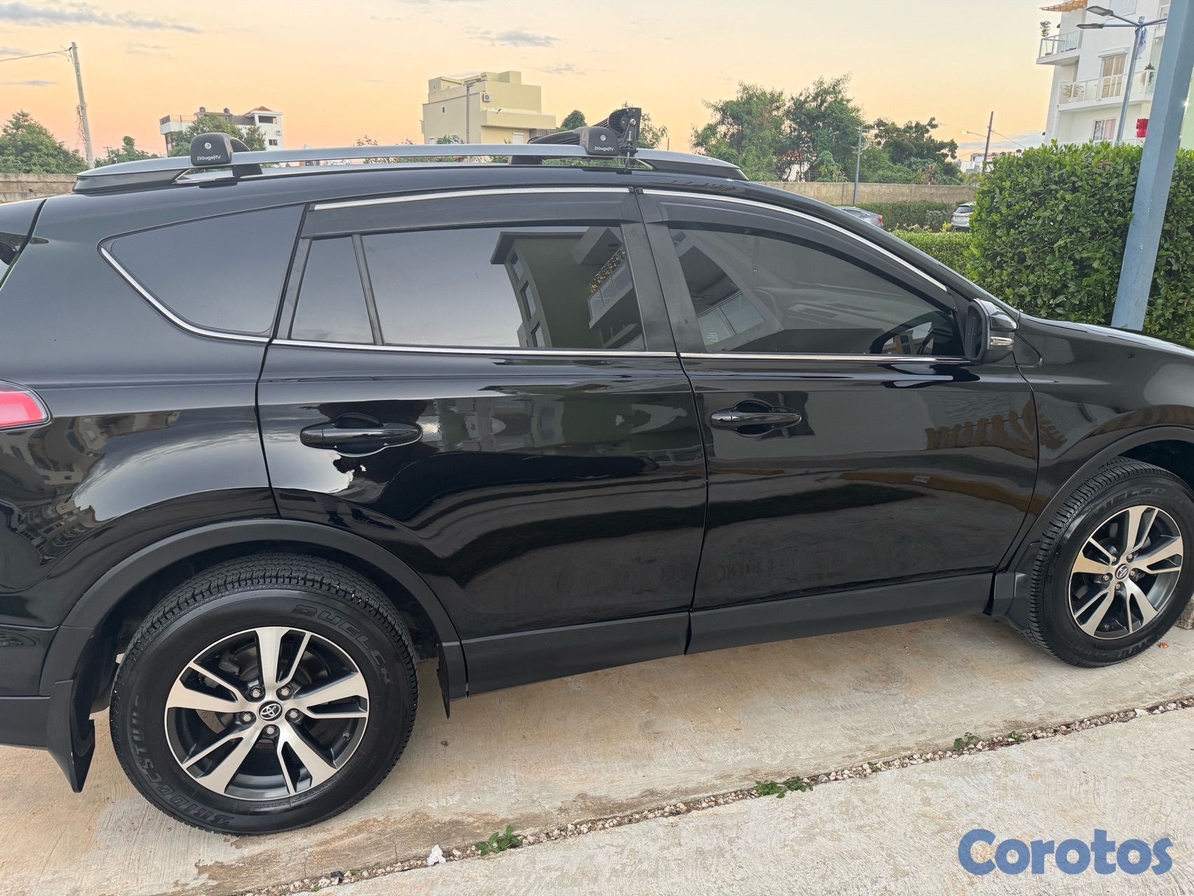 jeepetas y camionetas - Toyota RAV4 2018 – Impecable, Full Extras y Venta Directa - Negociable 
 4