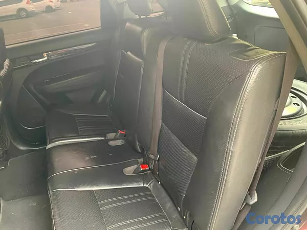 jeepetas y camionetas - Kia Sorento EX 2012 RD$ 480,000 7