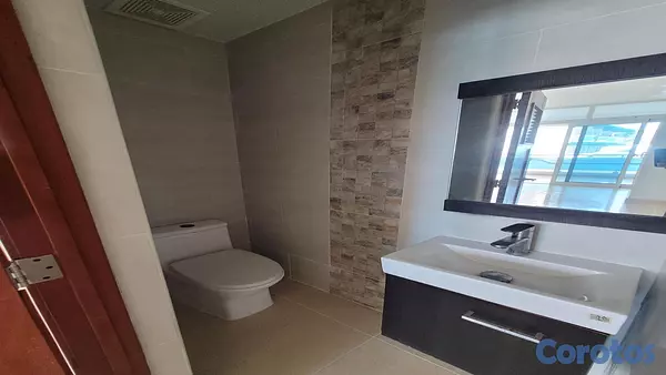 apartamentos - Apartamento en venta en el Sector El Condado, de 3 habitaciones 5