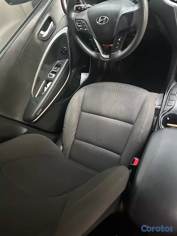 jeepetas y camionetas - Hyundai Santa Fe 2016 DOHC 10