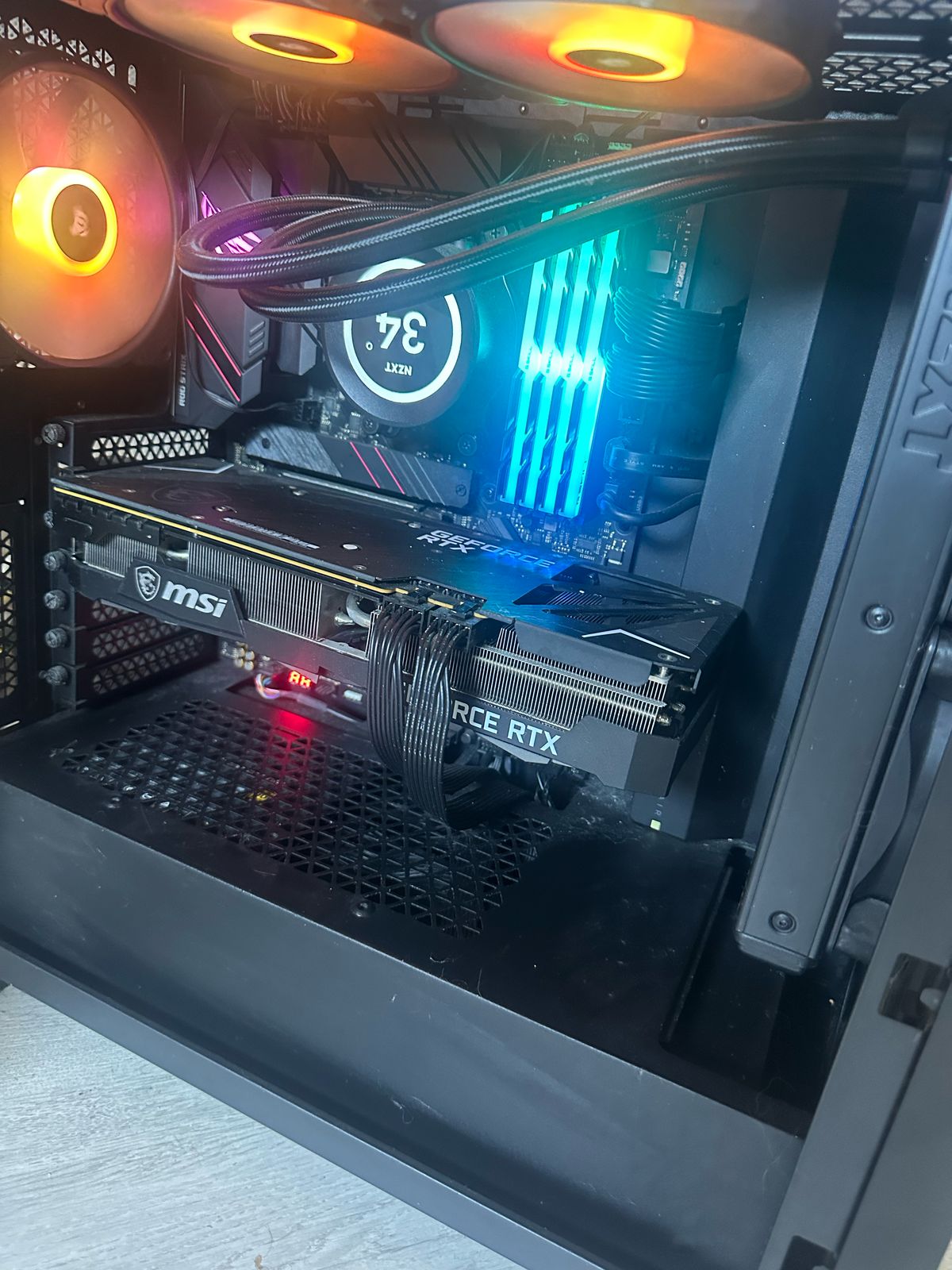 computadoras y laptops - GAMING PC COMO NUEVA 0