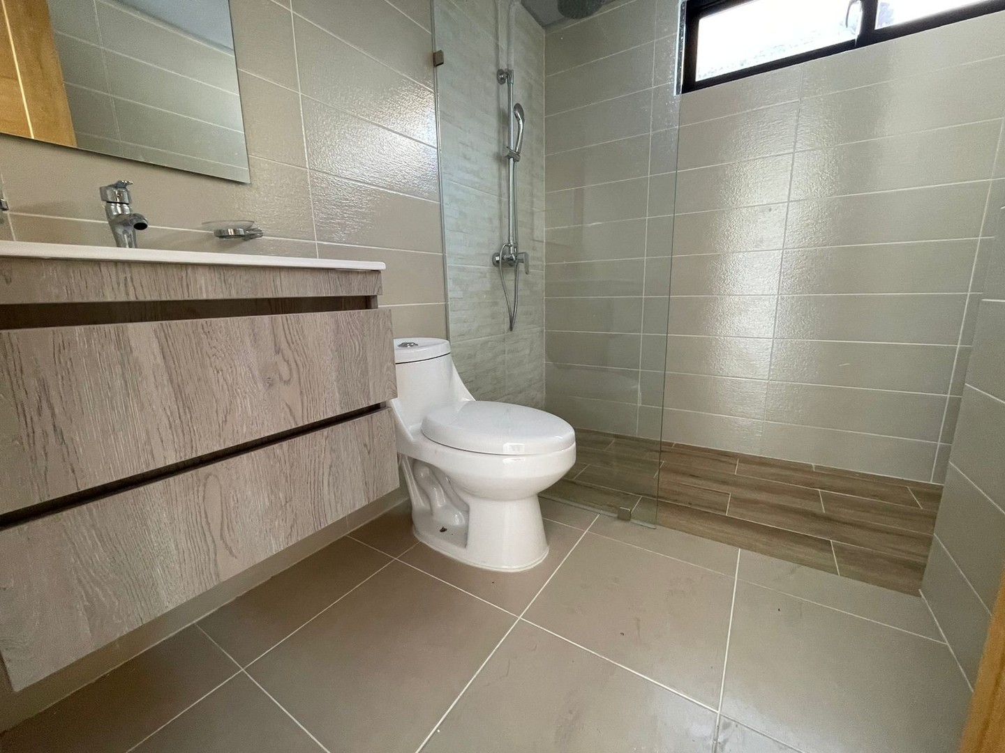 apartamentos - Se vende espacioso apartamento nuevo en Alma Rosa I 2