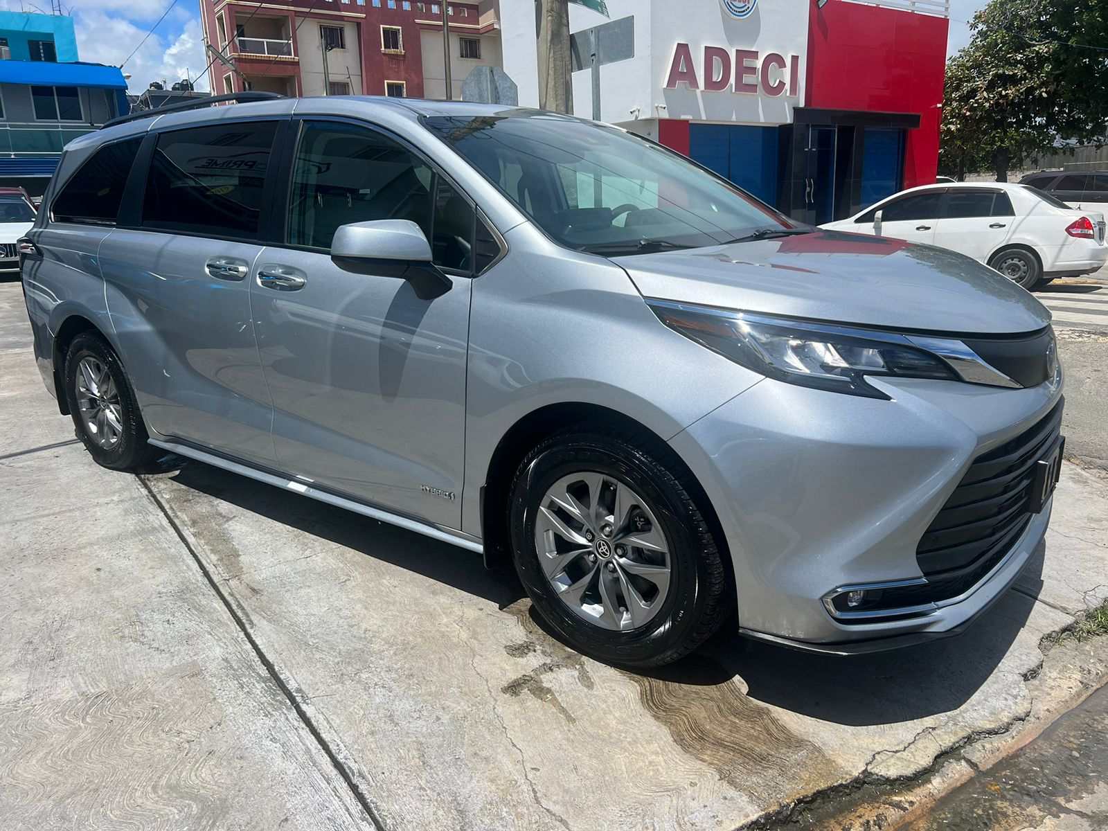 jeepetas y camionetas - Toyota Sienna XLE 2021 9