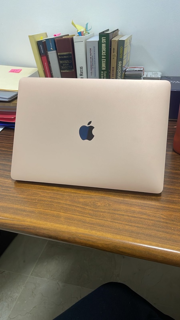 computadoras y laptops - Macbook Air 13 pulgadas 9