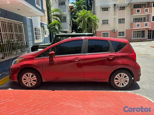 carros - Nissan versa 2019 4