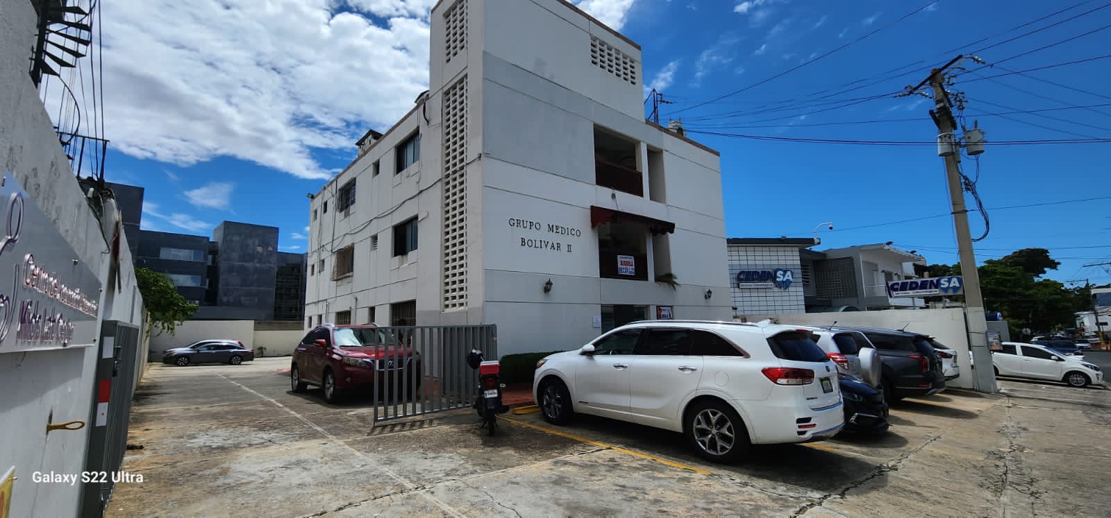 oficinas y locales comerciales - Local Comercial en alquiler en el Grupo Médico Bolivar II 2
