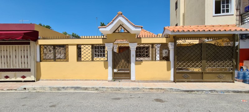 casas - Se vende casa en la autopista San Isidro, Santo Domingo Este