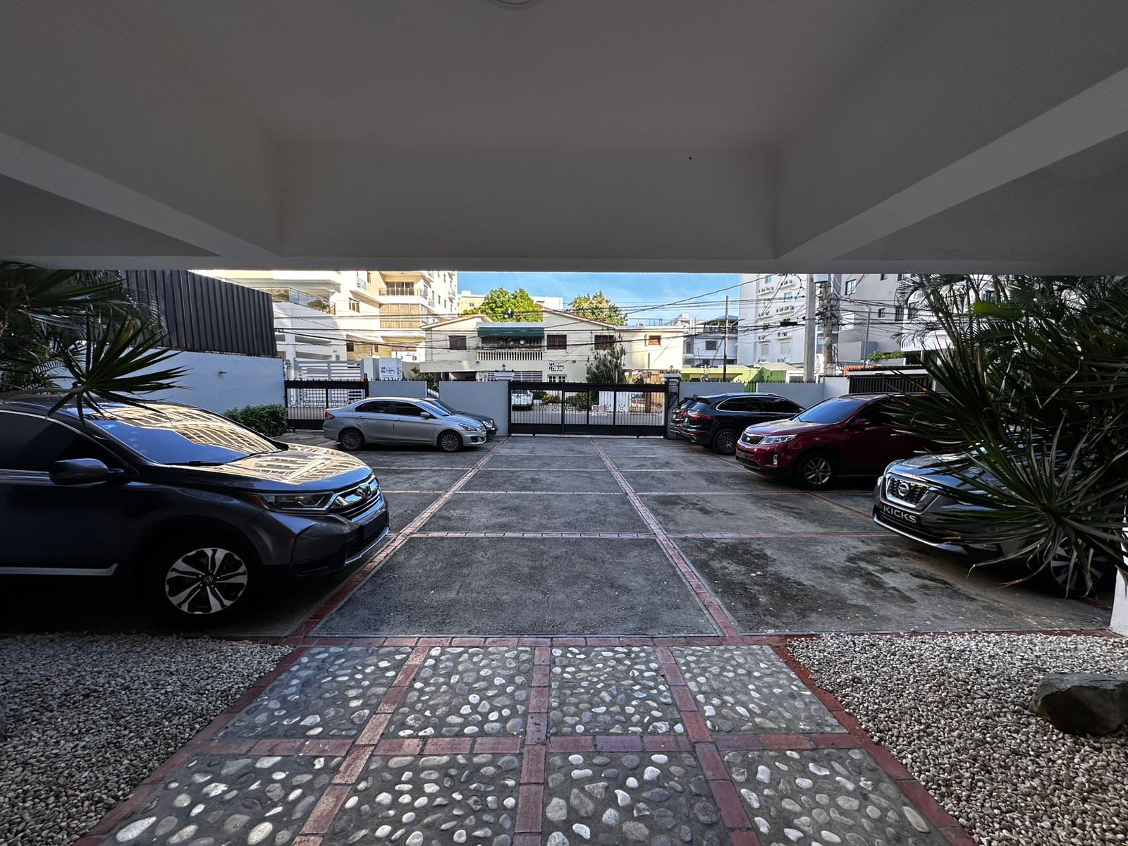 apartamentos - Apto Remodelado 3 Hab. en Alquiler Evaristo Morale 5
