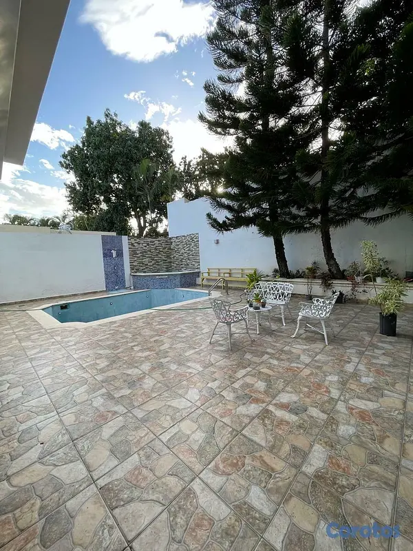 casas - Exclusiva y amplia propiedad ubicada en el sector  3
