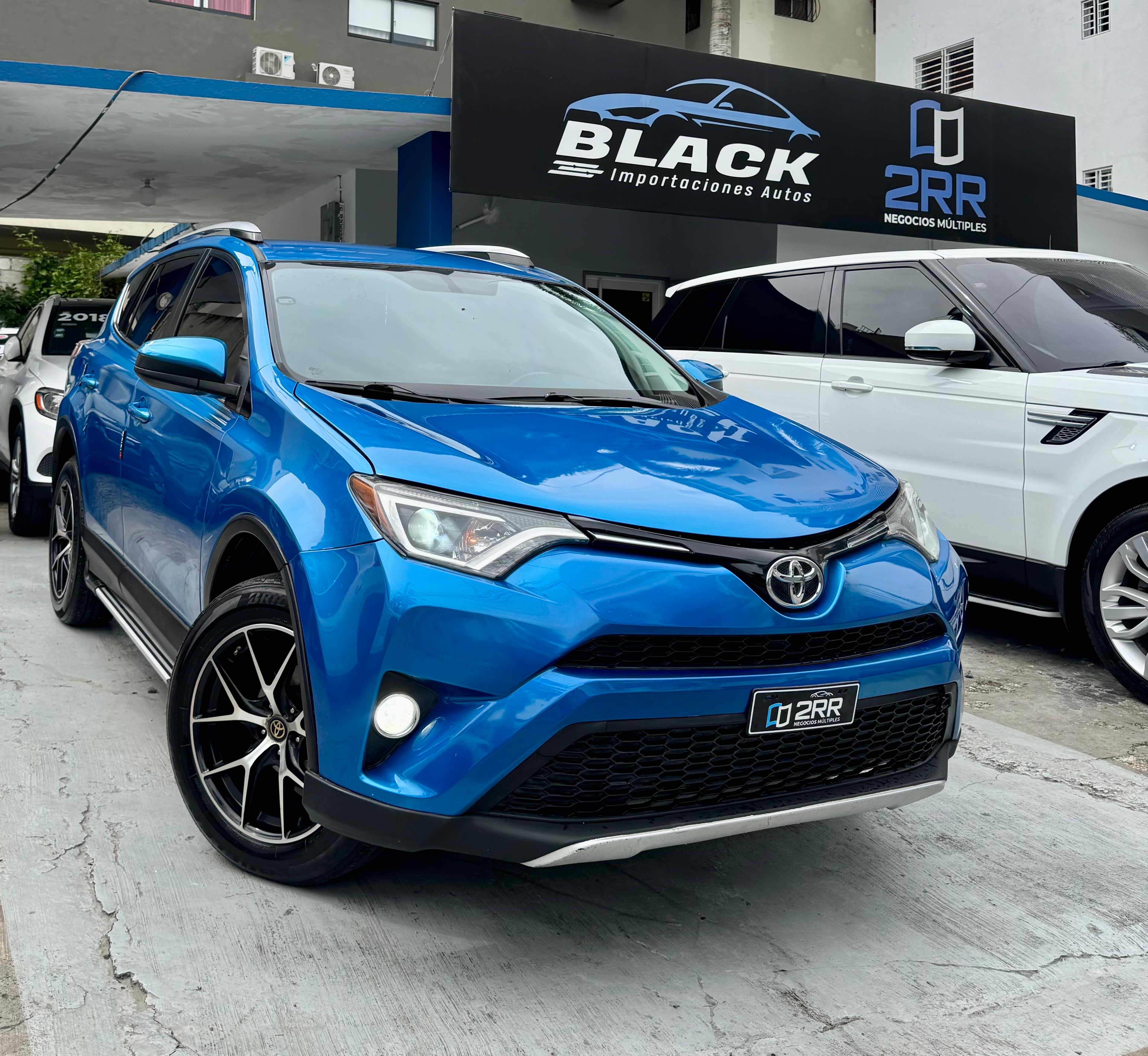 jeepetas y camionetas - Toyota Rav4 LE 2016