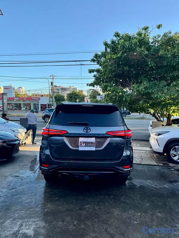 jeepetas y camionetas - Toyota Fortuner Diamond SRV TSS 2024
 6