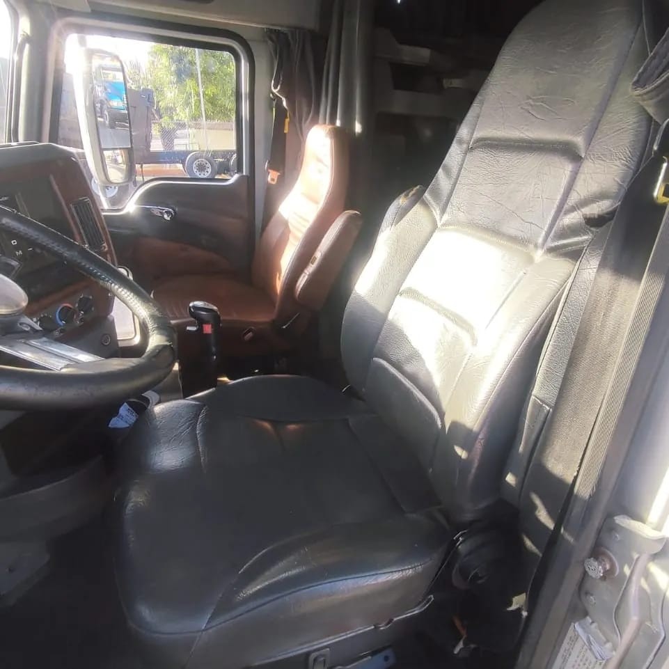 camiones y vehiculos pesados - MACK CXU613 año 2013 6