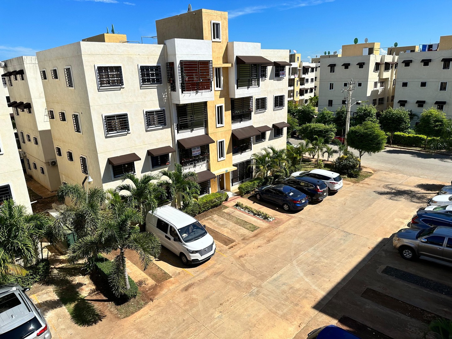 apartamentos - San Isidro 3 habitaciones 2 banos 1 parqueo balcon 8