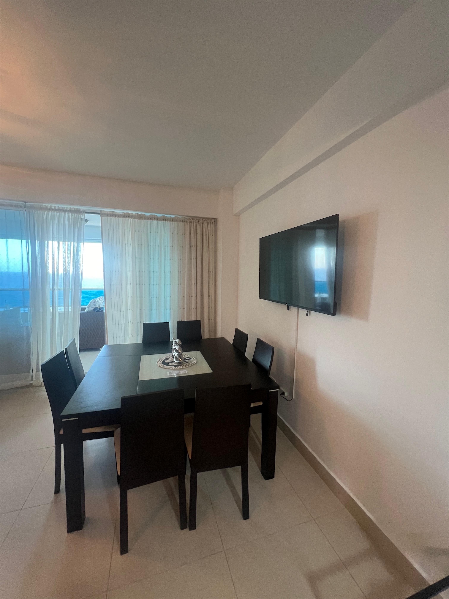 apartamentos - Venta de apartamento piso alto en Juan Dolio frente al mar zona turista  1