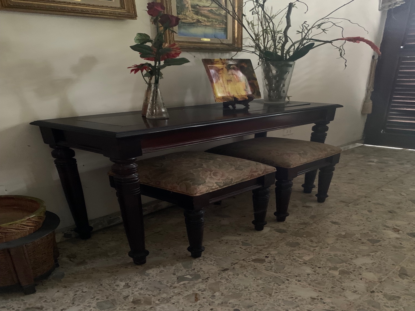 muebles y colchones - De oportunidad repisa con 2 otomanes