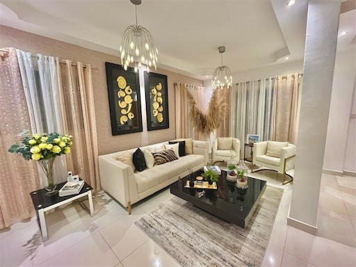 casas - Hermosa casa de dos niveles disponible para ser tu próximo hogar.🏠  4