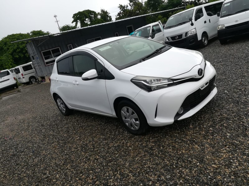 carros - Vendo Toyota vitz 2016 blanco