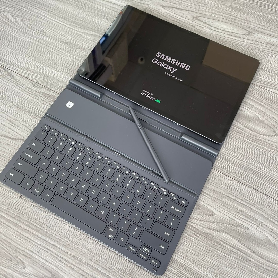 celulares y tabletas - Samsung Galaxy Tab S7 FE 12.4” Con Teclado Incluido  1