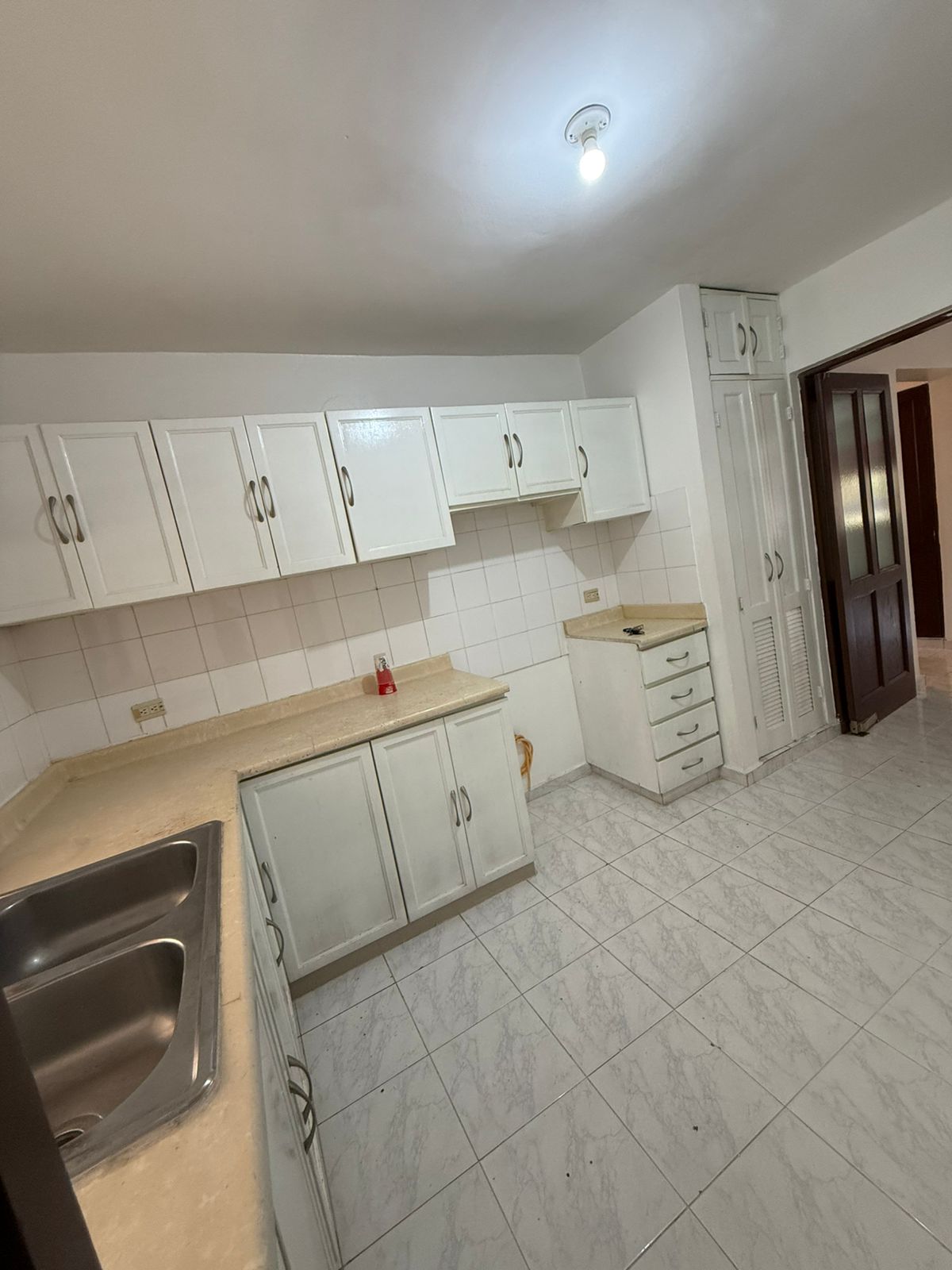 apartamentos - Alquilo Apartamento  1er piso e arroyo hondo viejo