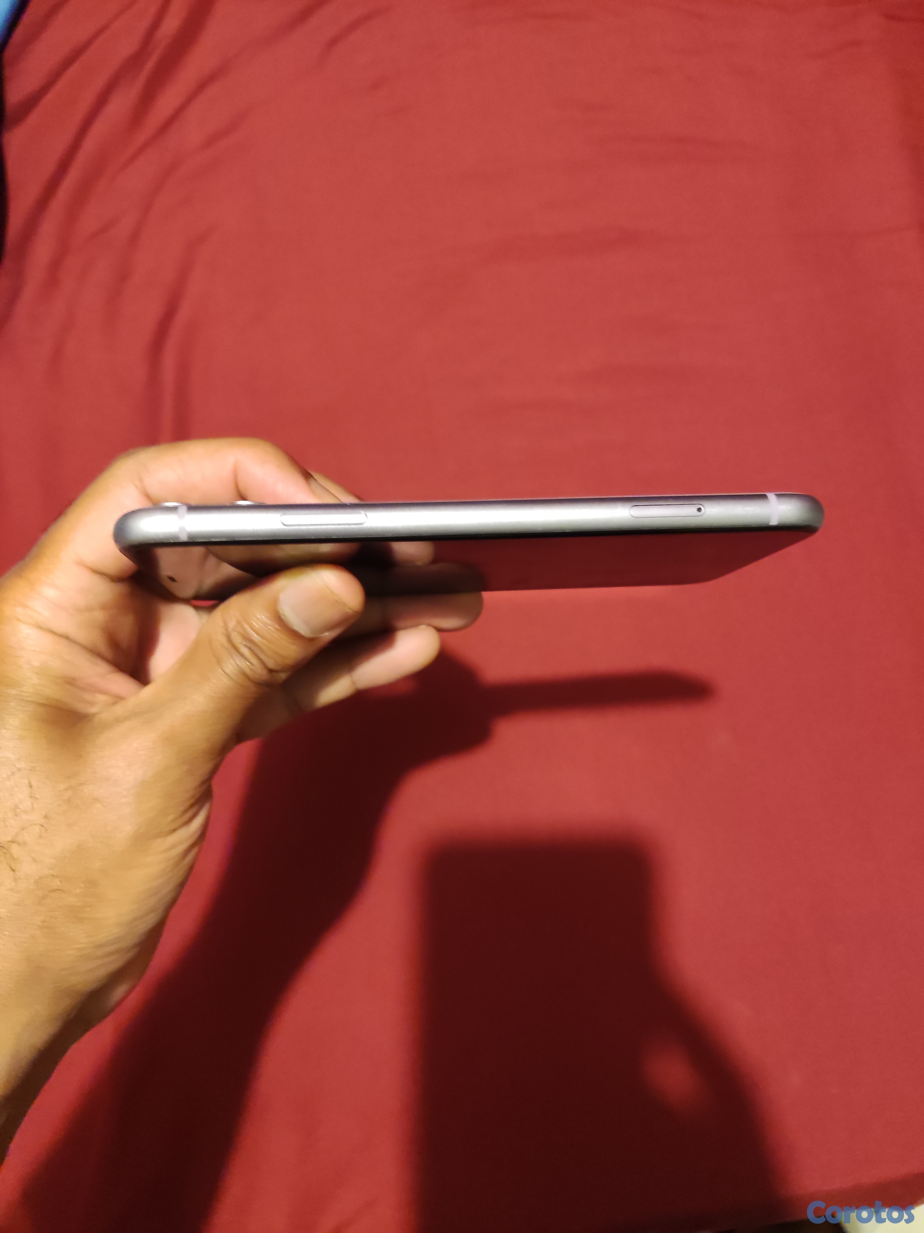 celulares y tabletas - iPhone 11 Normal Morado 256GB Chip Físico y eSIM. 7,899 9