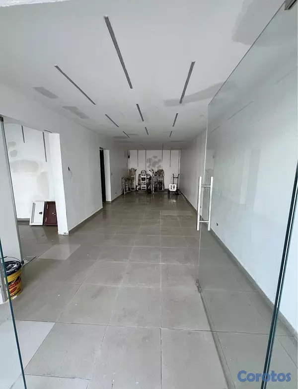 oficinas y locales comerciales - Alquiler local en Primer nivel  8