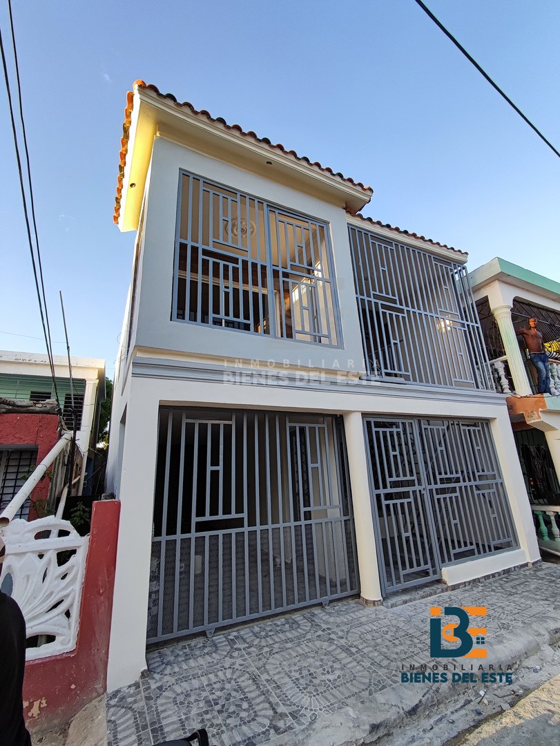 apartamentos -  Apartamento de Dos Habitaciones con Parqueo en Sarmiento