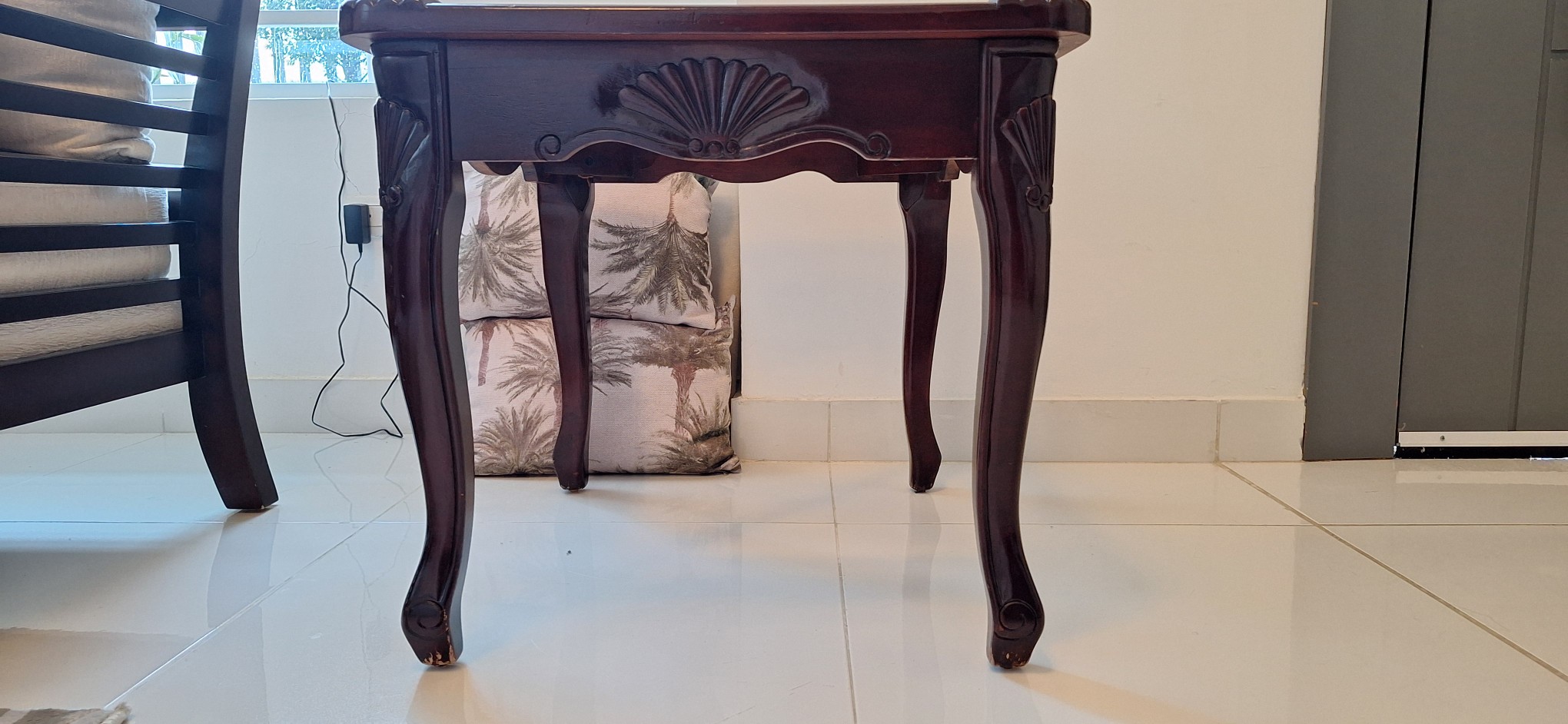 muebles y colchones - Mesa de Caoba en excelentes condiciones 0