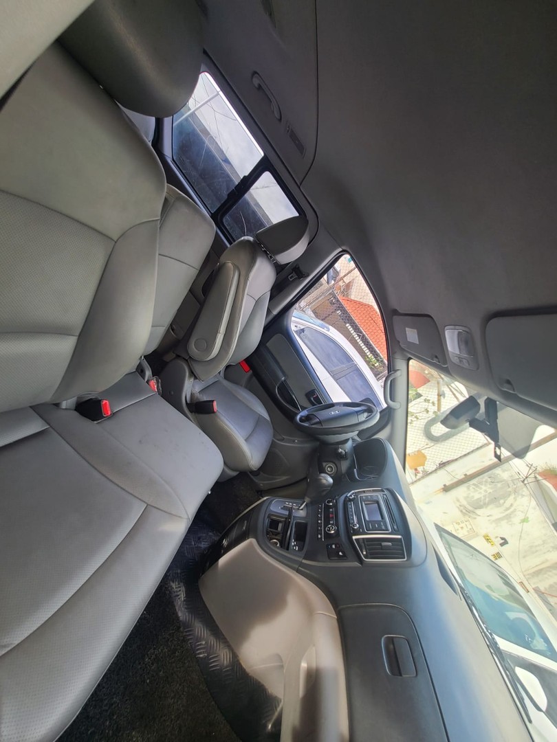 jeepetas y camionetas - HYUNDAI STAREX 2017 GRISDESDE: RD$1,295,100.00 6