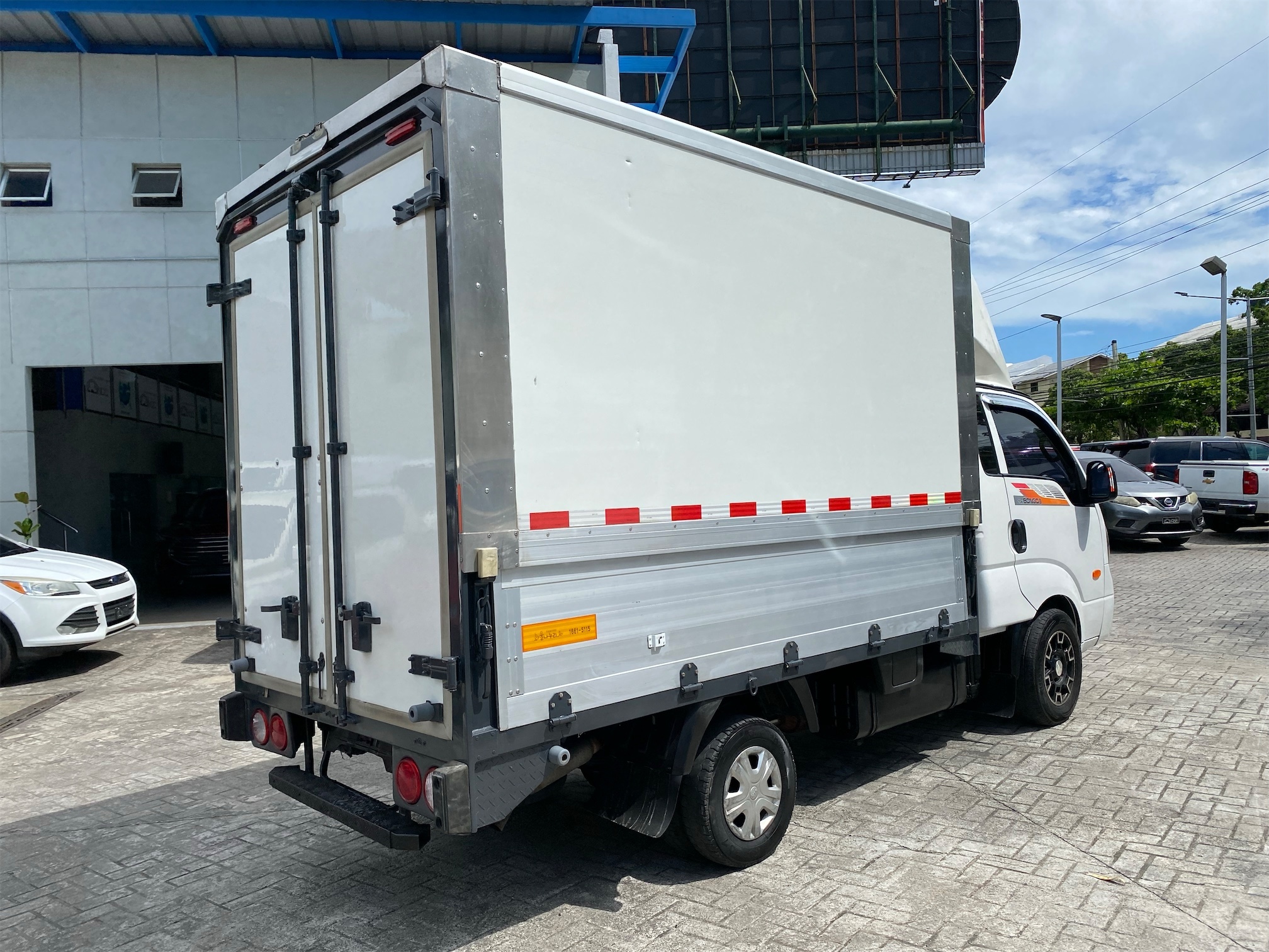 camiones y vehiculos pesados - KIA BONGO III 2018 3