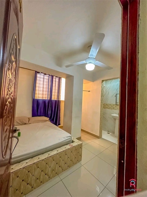 oficinas y locales comerciales - Se vende hotel con 13 locales en el Distrito Nacional zona colonial 76 hab  2