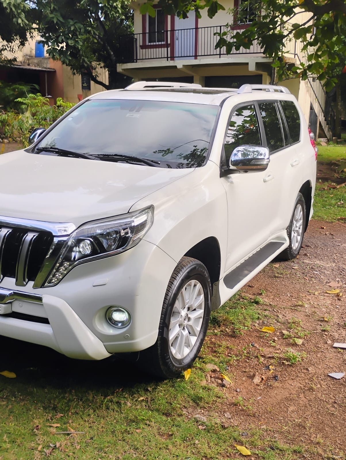 jeepetas y camionetas - Jeepeta Toyota, Land Cruiser Prado, blanca original automática. 2