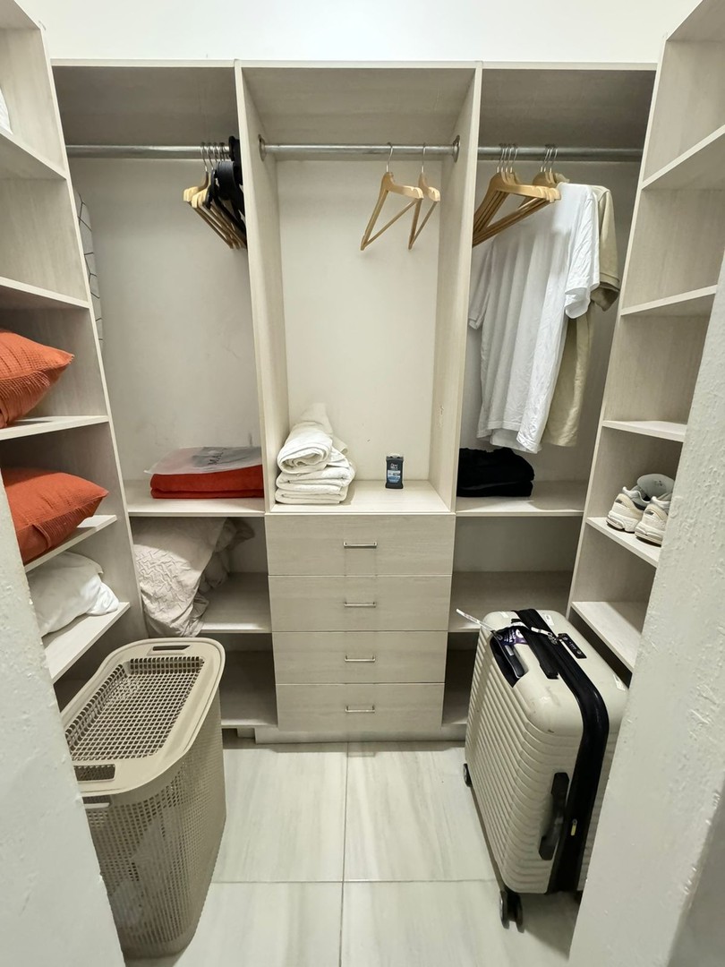 apartamentos - Apartamento en Venta Amueblado
EVARISTO MORALES
USD 190,000.00
 5