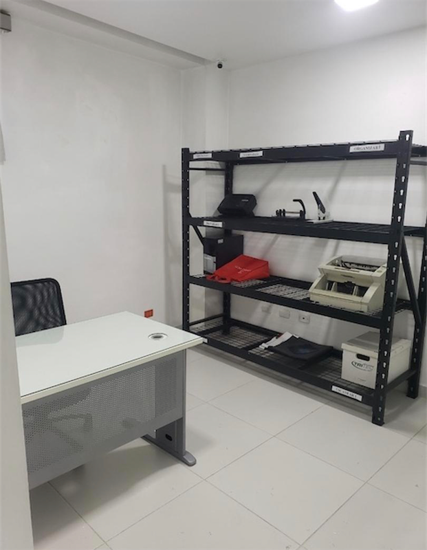 oficinas y locales comerciales - Oficina en zona céntrica de arroyo hondo 4