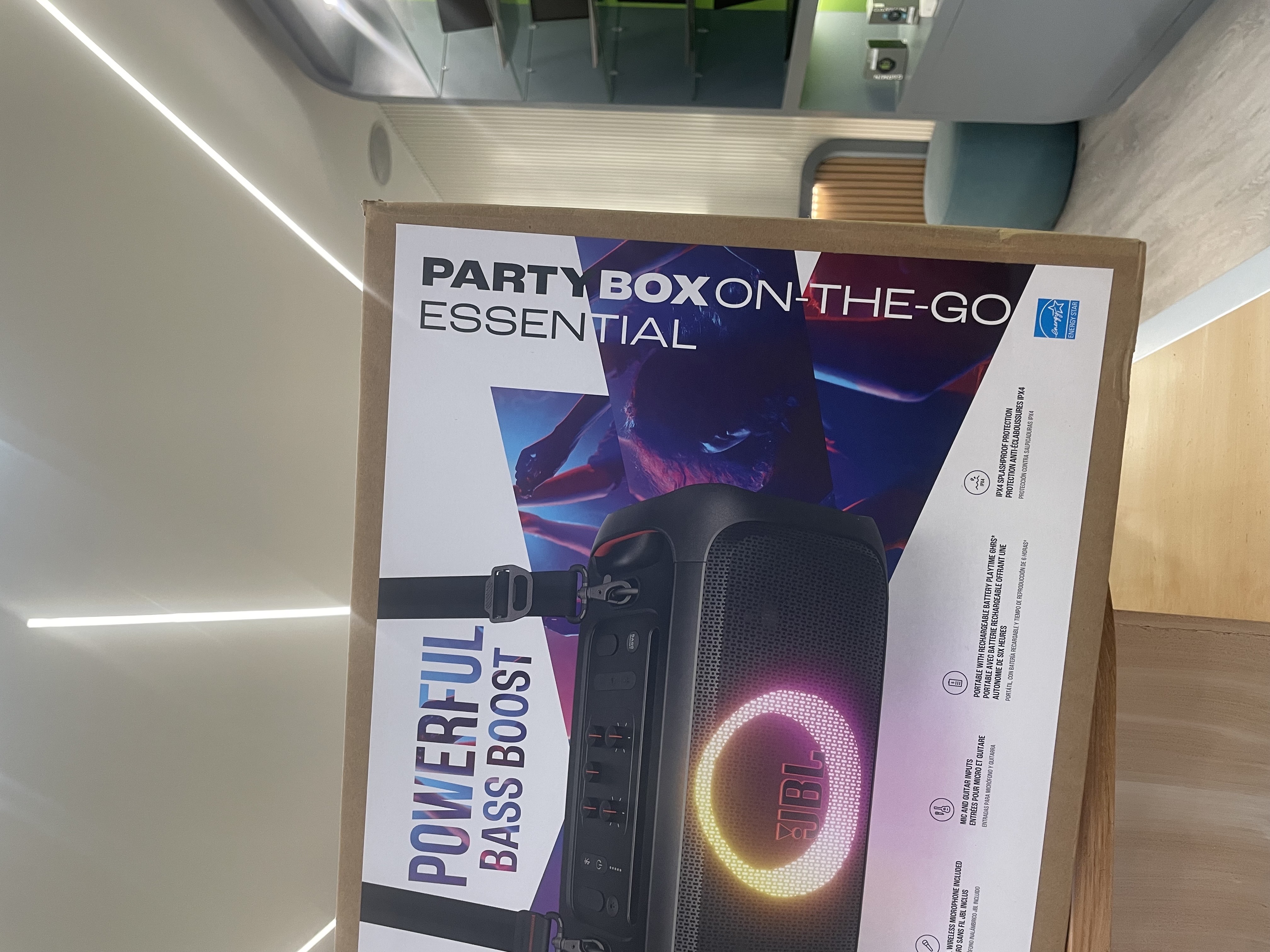 camaras y audio - Bocina JBL PARTYBOX IN THE GO ESSENTIAL CON MICRÓFONO 4