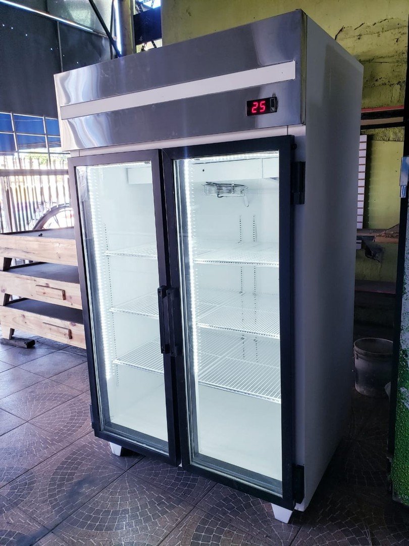 equipos profesionales - Refrigeradores Farco exhibidores 2 puertas renovados 2