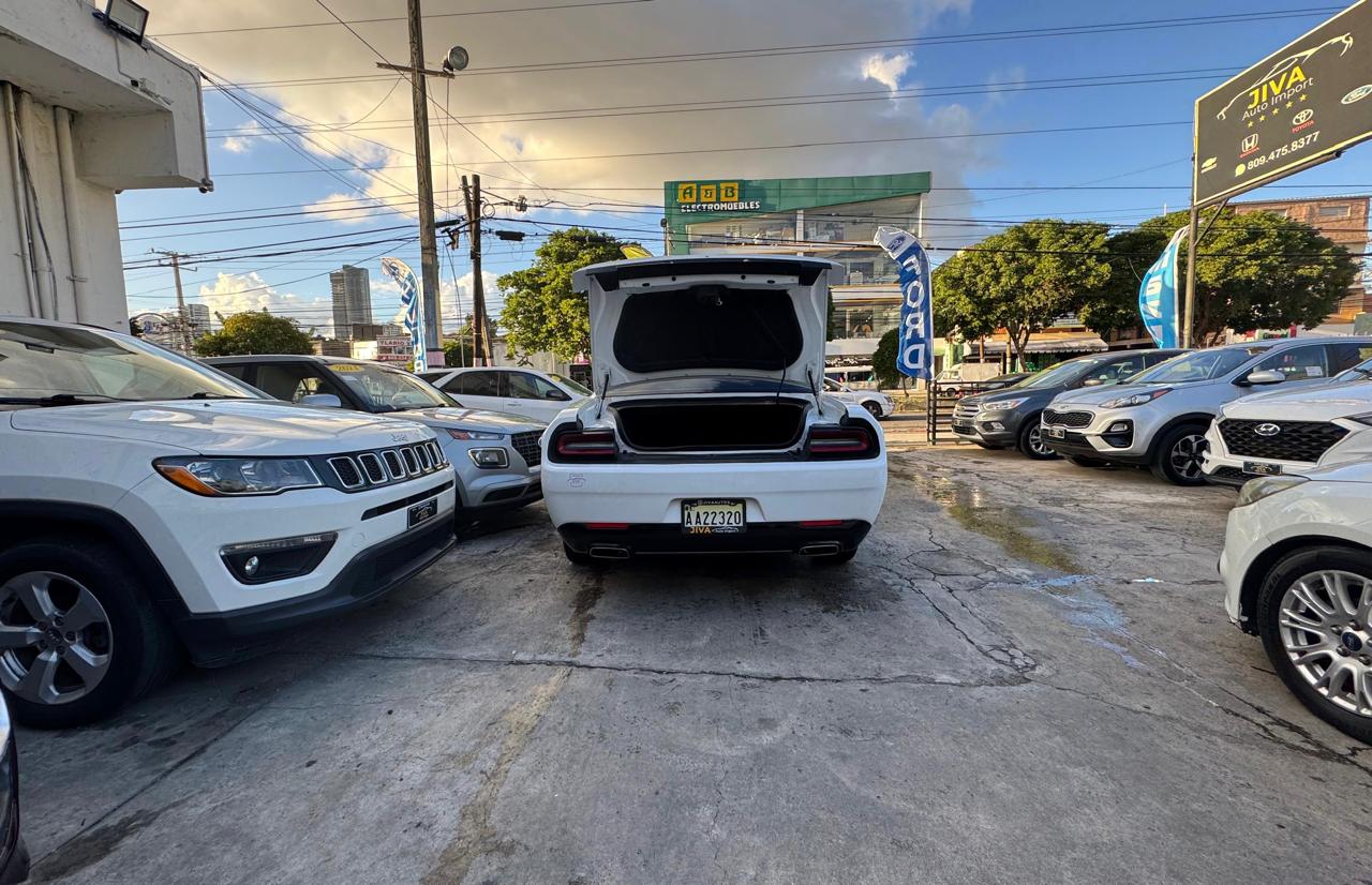 carros - 2018 Dodge Challenger SXT 8