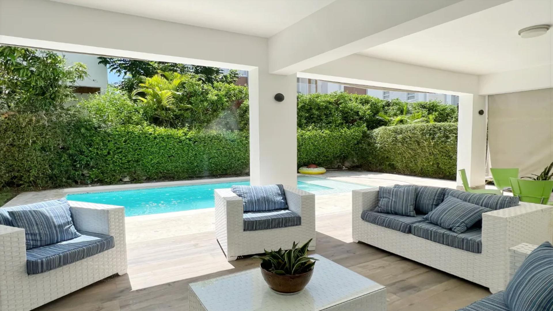 casas vacacionales y villas - Vendo hermosa Villa en Punta Cana Village 1