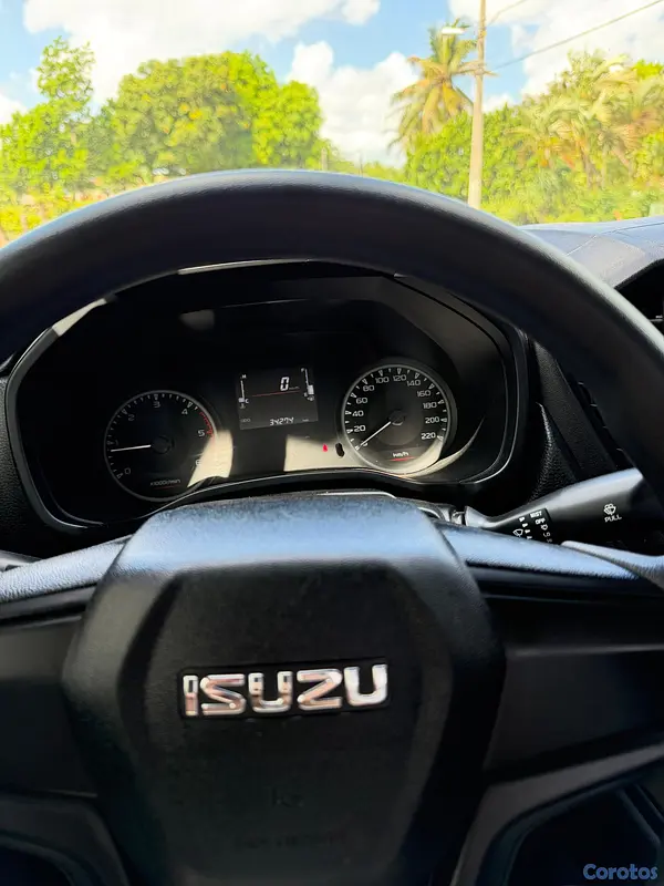 jeepetas y camionetas - Isuzu Dmax Cama Larga 4